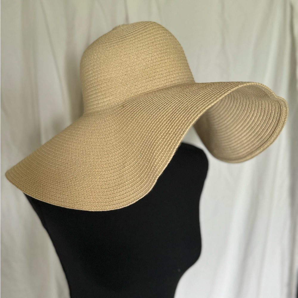 Women’s Floppy Beach Hat
